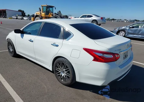 2016 Nissan Altima 2.5/2.5 S/2.5 Sl/2.5 Sr/2.5 Sv из США, поврежденный, VIN 1N4AL3AP4GC239574